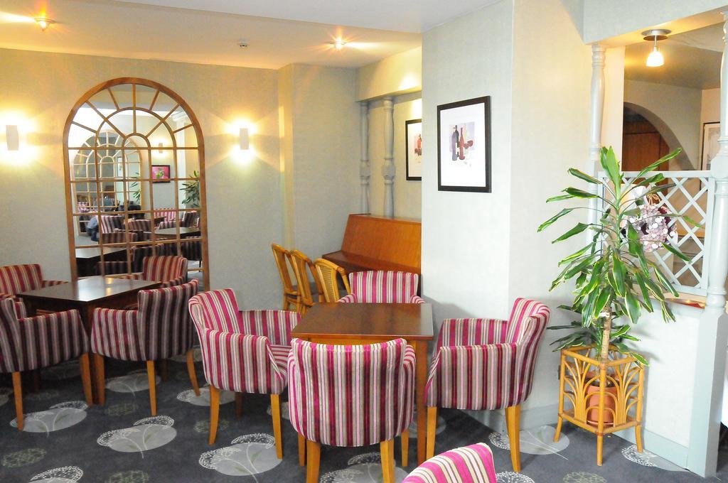 Dolphin Hotel غوري المظهر الخارجي الصورة